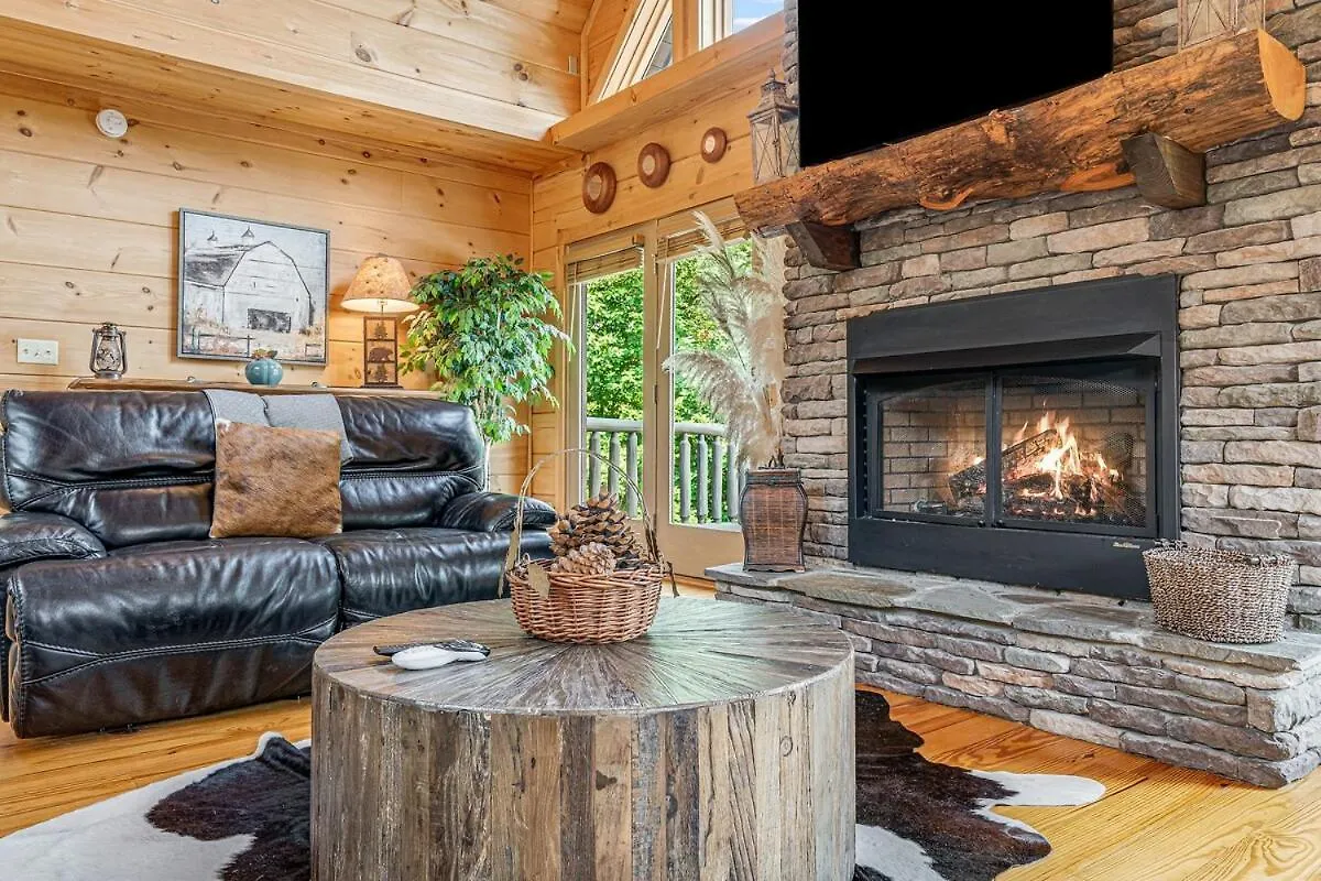 Holiday home Tatanka At Lakelure Rumbling Bald Hot Tub Fire Pit
