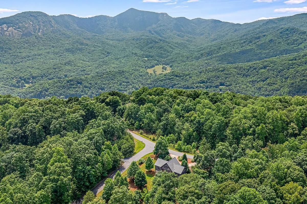 Holiday home Tatanka At Lakelure Rumbling Bald Hot Tub Fire Pit