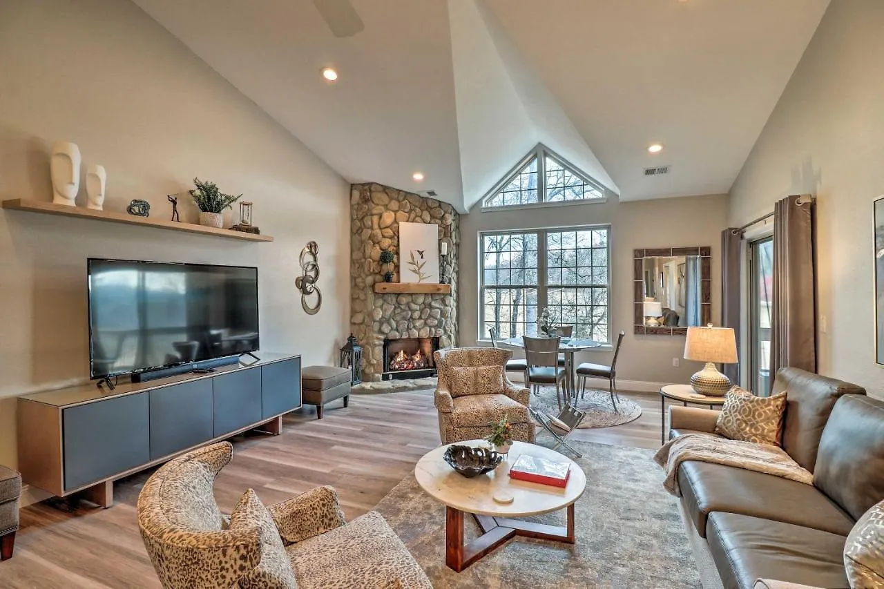 Apartment Lure With Pool And Access!