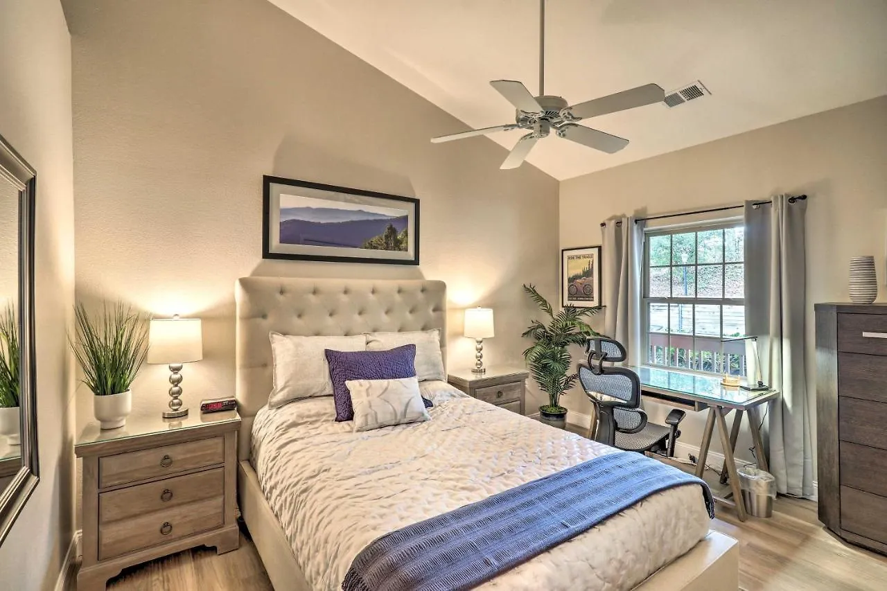 Lure With Pool And Access!
