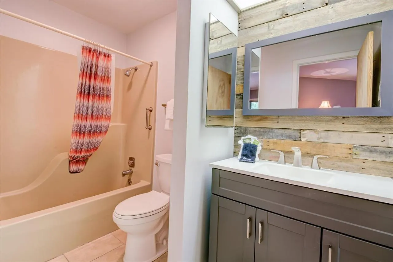 Holiday home A Lot To Do At 1302 Lake Lure