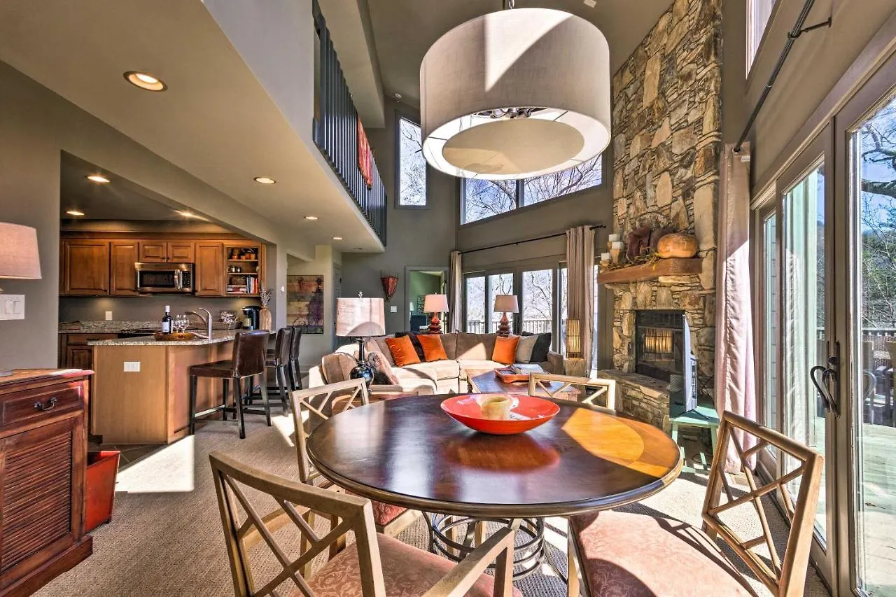 Luxe Rumbling Bald Retreat With Deck And Mountain View לייק לור