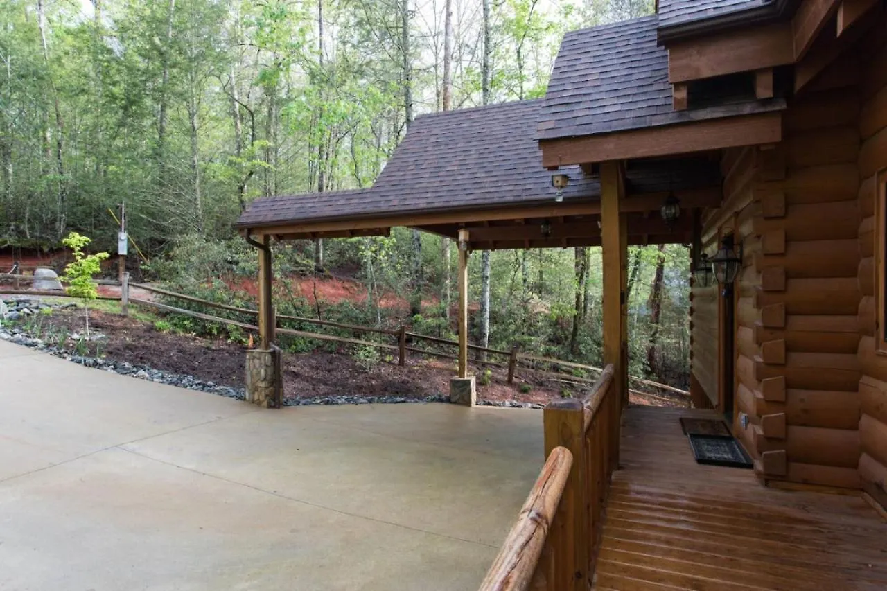 The Winding River House * Lake Lure