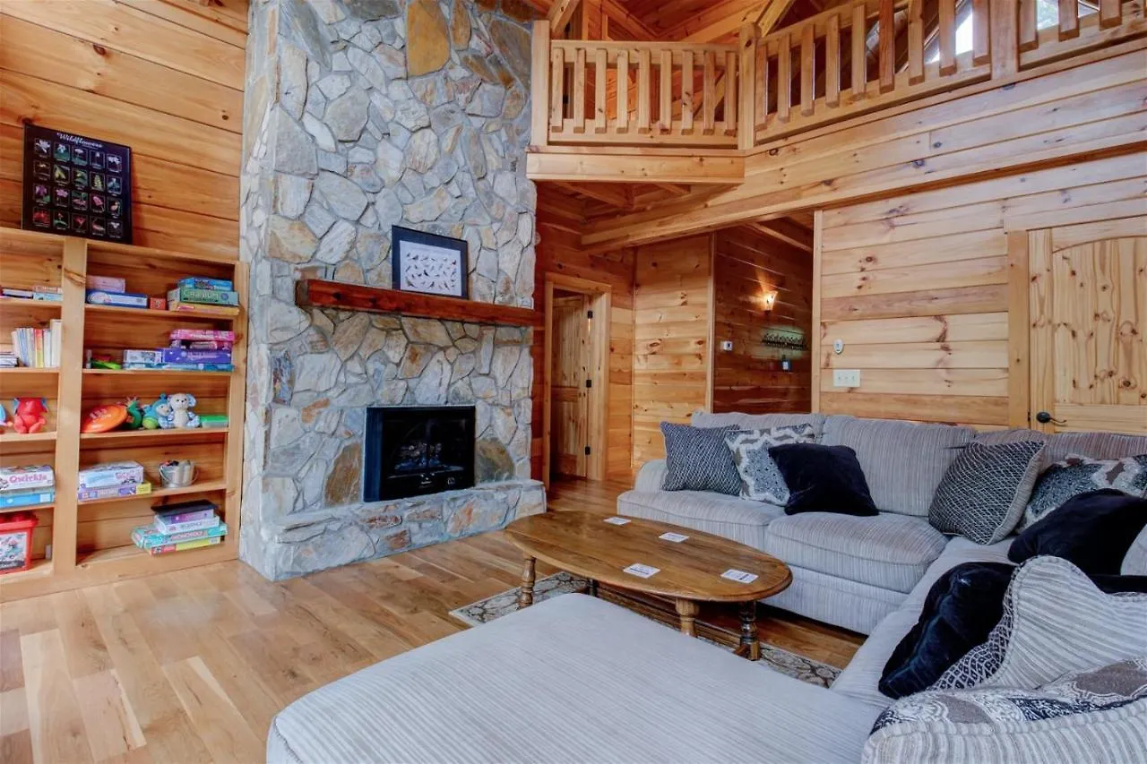 The Winding River House * Lake Lure