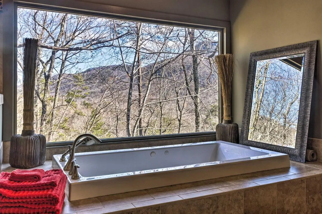Luxe Rumbling Bald Retreat With Deck And Mountain View בית נופש *