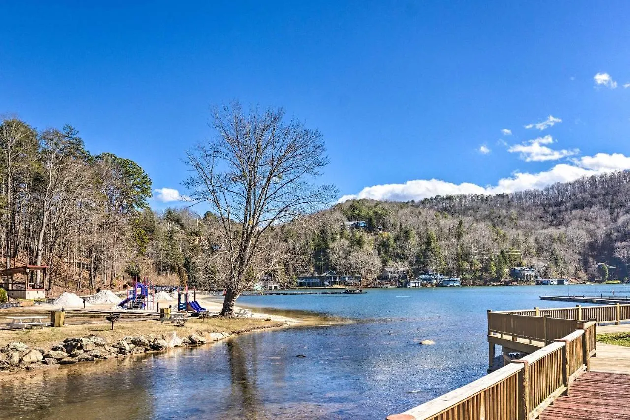 בית נופש Luxe Rumbling Bald Retreat With Deck And Mountain View *