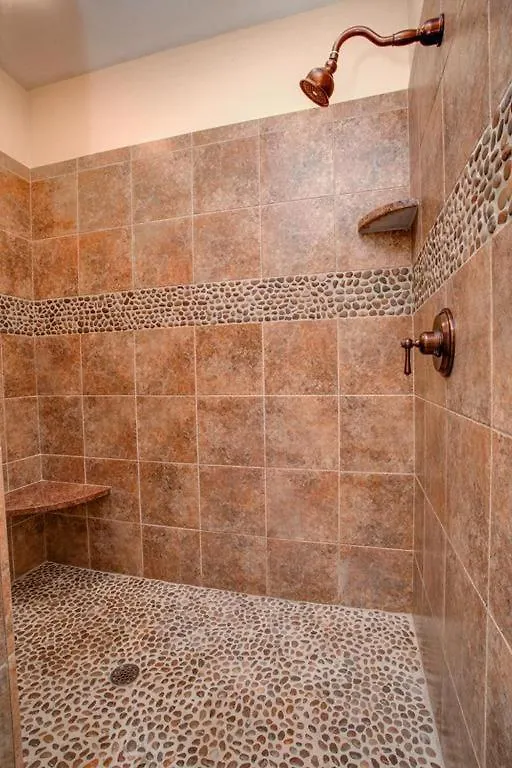 Luxury Lakeview 1br - Firefly Cove, شقة ليك لوري