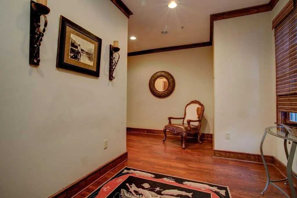 Luxury Lakeview 1br - Firefly Cove, * ليك لوري