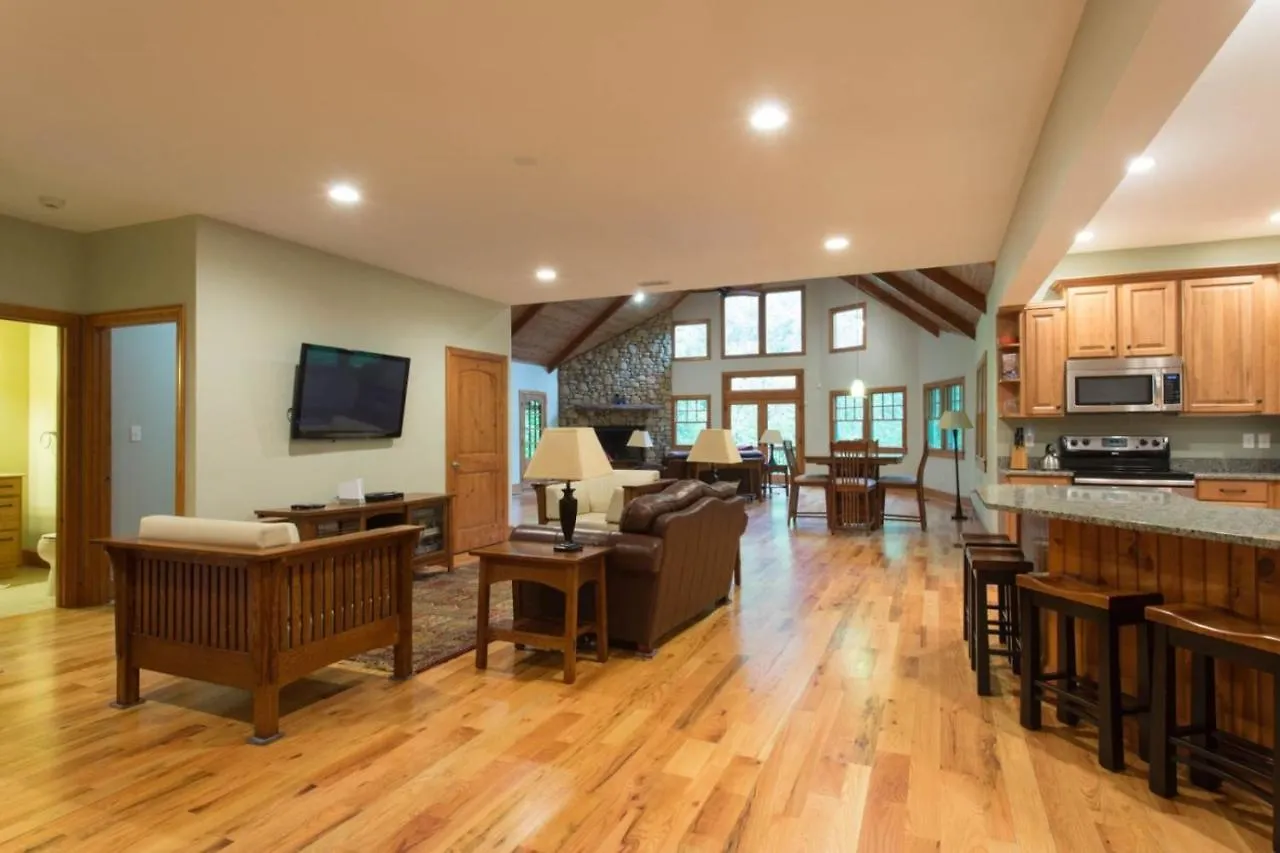Mohicans Landing Holiday home Lake Lure