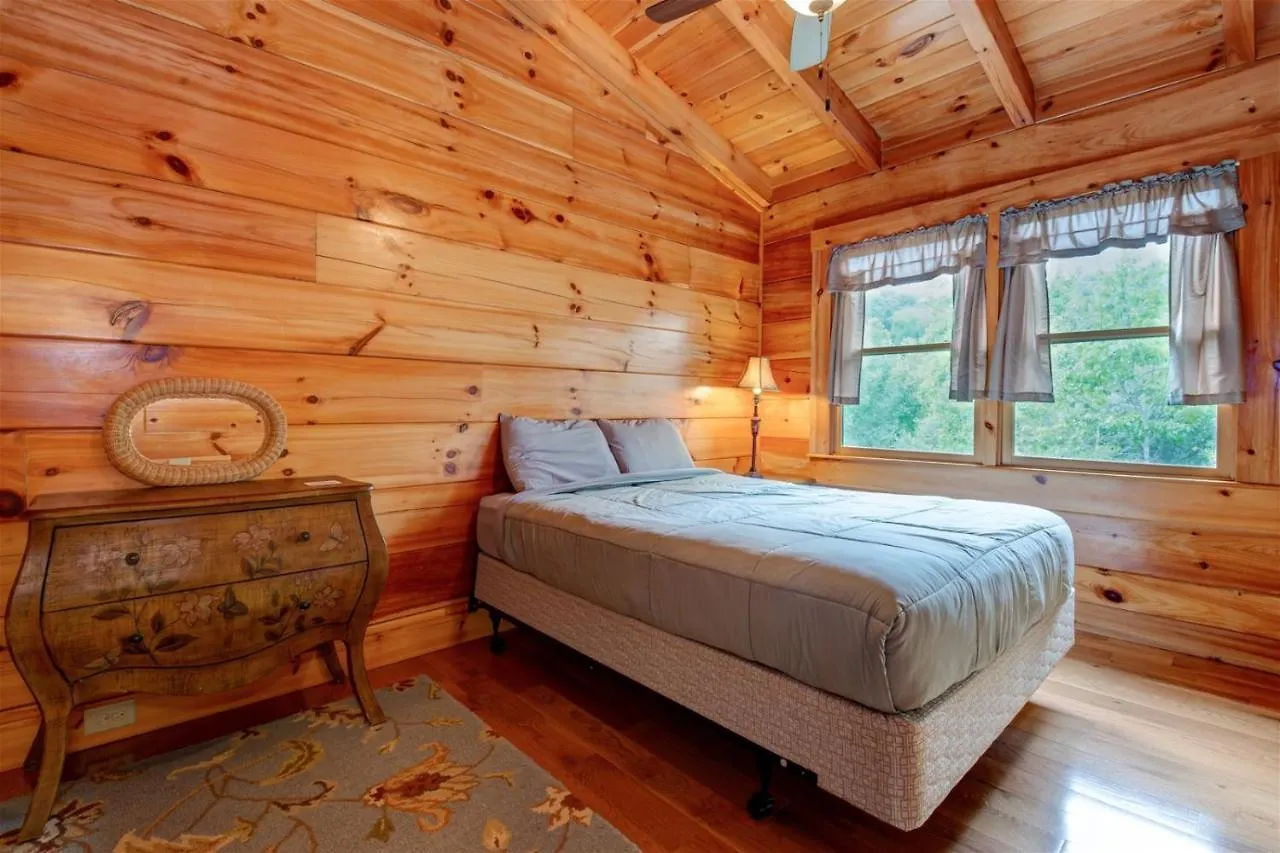 Holiday home The Winding River House Lake Lure