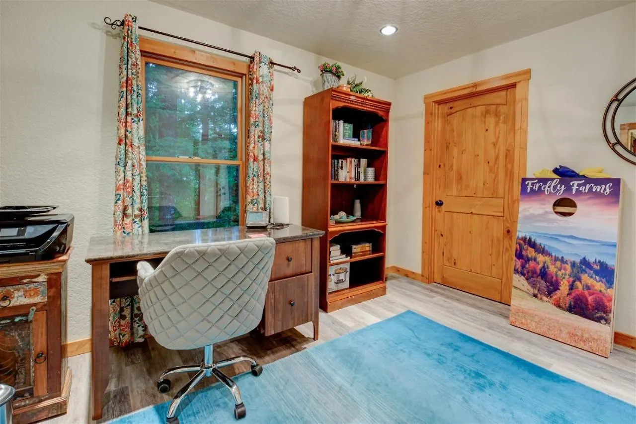 Holiday home Firefly Farms *