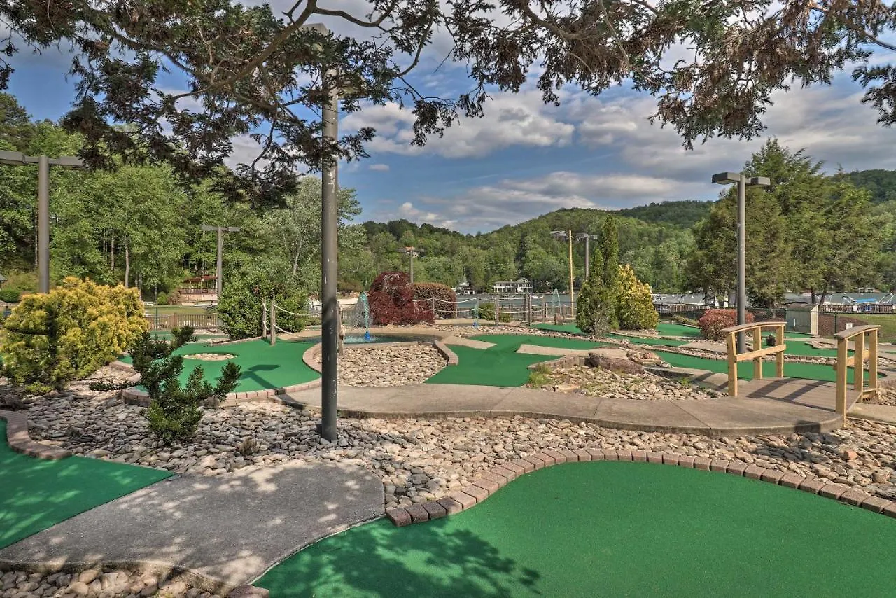 Lure With Pool And Access! Lake Lure