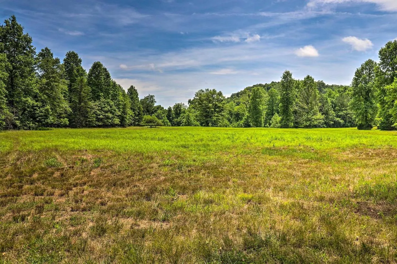 Beautiful Riverfront Lure On 13 Acres