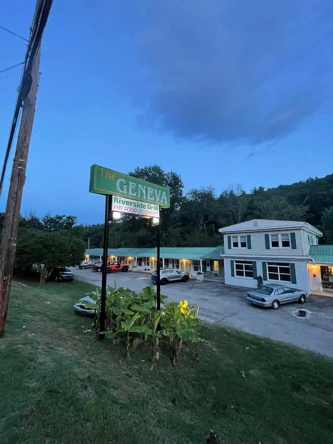 Geneva & Tiki Bar 3* Chimney Rock