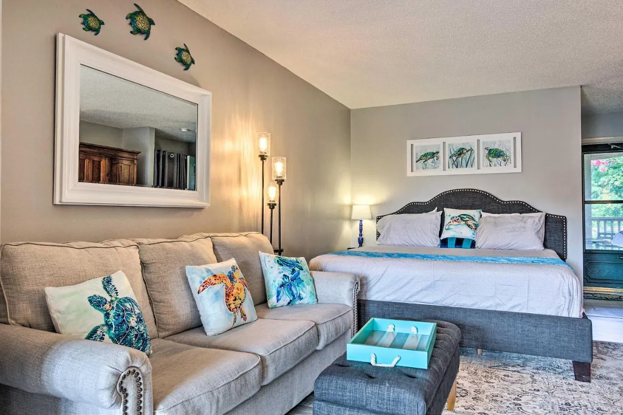 Apartment Modern With Balcony About 1 Mi To Lure! Lake Lure
