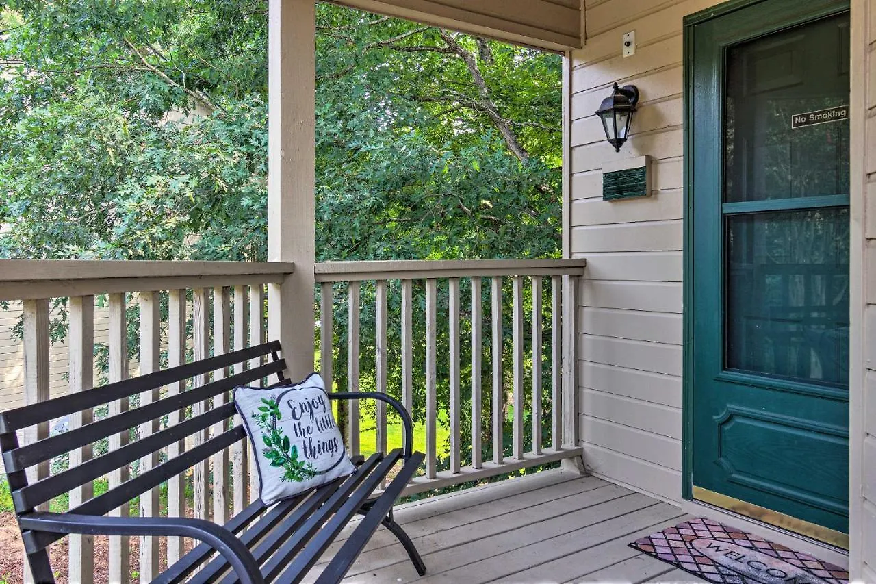 Apartment Modern With Balcony About 1 Mi To Lure! Lake Lure