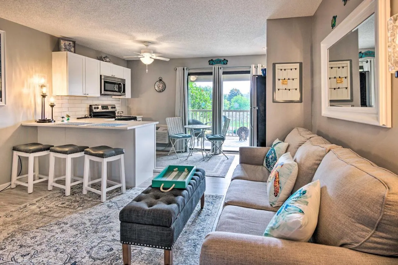 Modern With Balcony About 1 Mi To Lure!