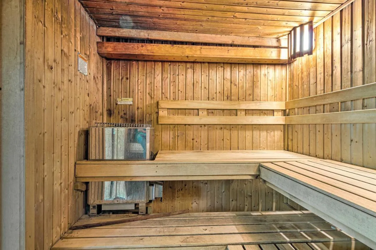 Modern With Balcony About 1 Mi To Lure! Apartment Lake Lure
