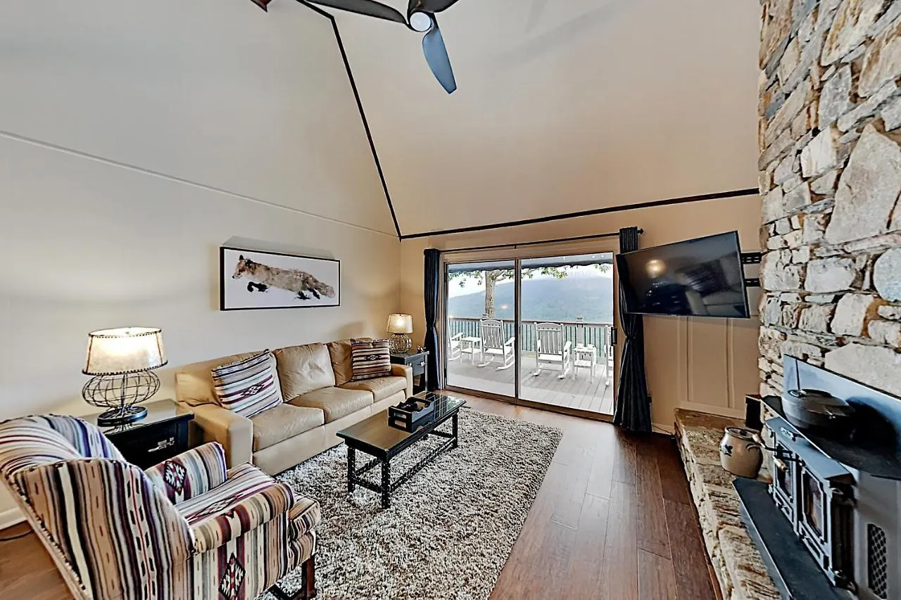 Holiday home Young's Mountain Hideaway