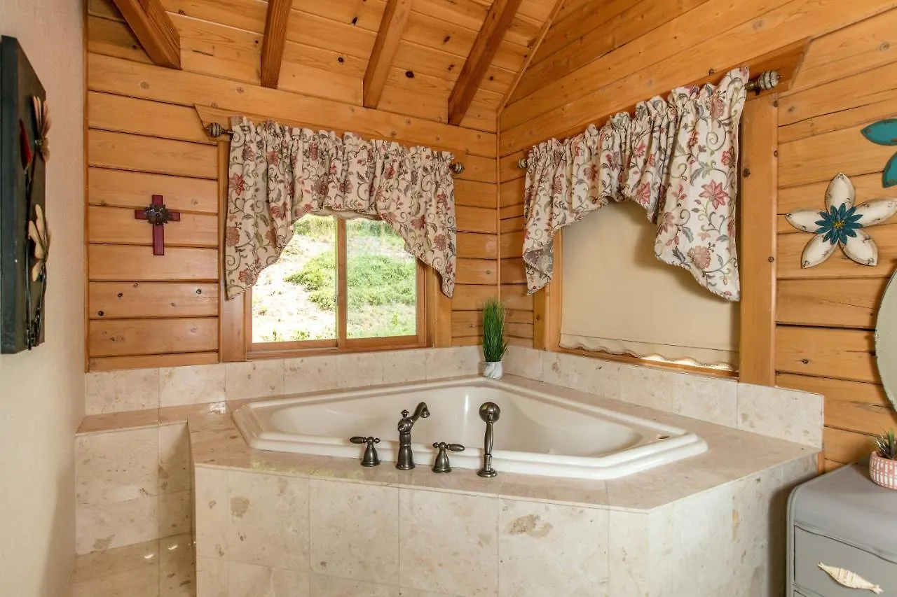 Holiday home Hidden Cove *