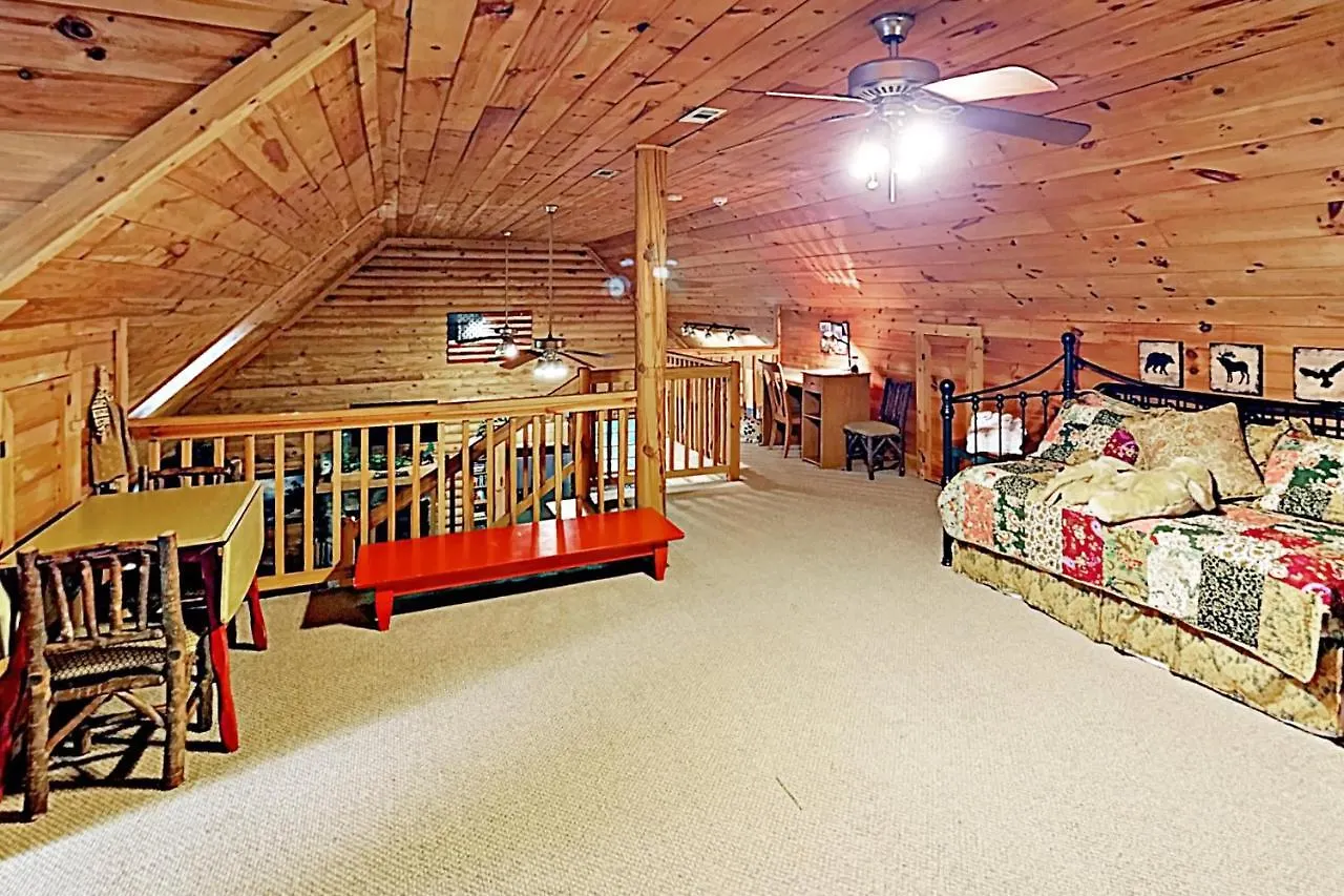 Riverside Cabin Retreat * Lake Lure