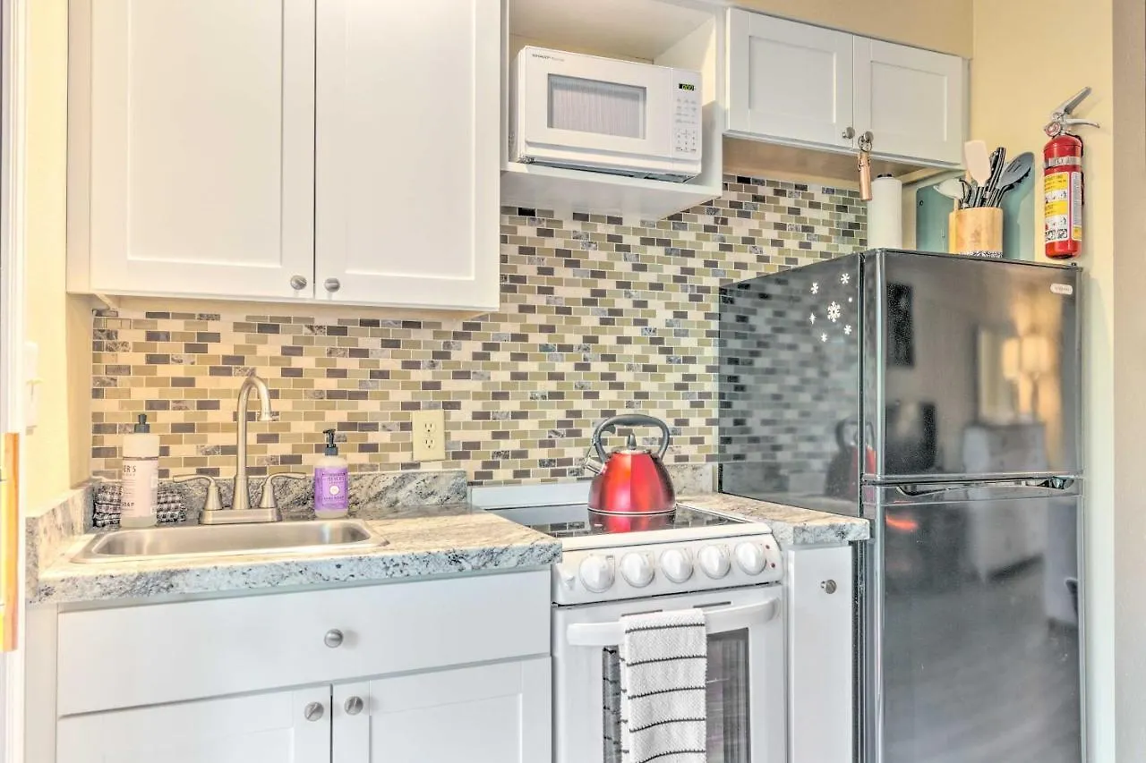 Apartment Studio Getaway Near Hiking And Biking! *