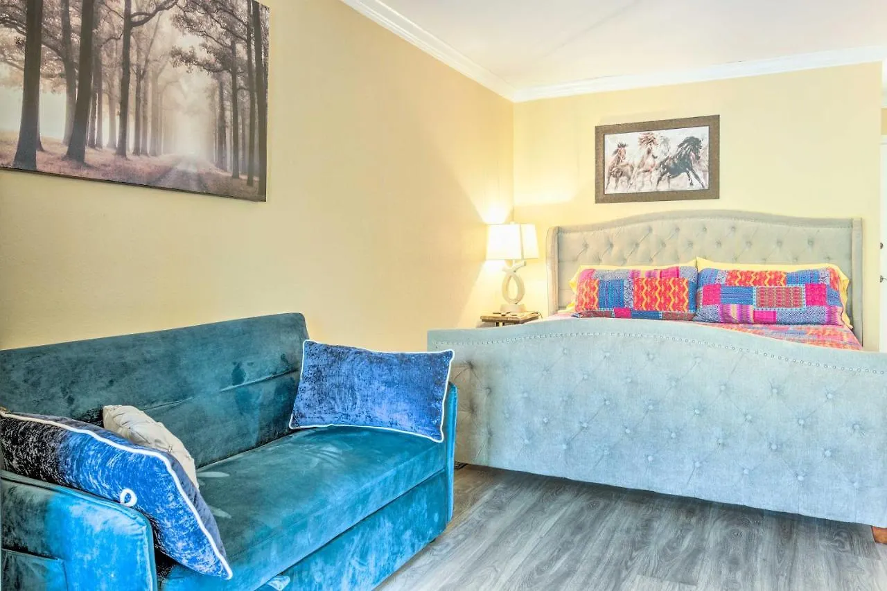 Studio Getaway Near Hiking And Biking! Apartment *