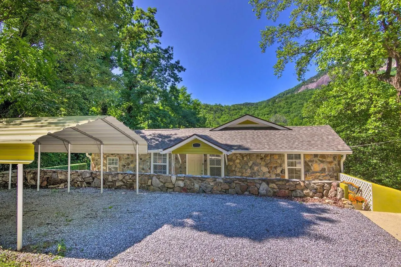 Unique Chimney Rock With Breathtaking Views