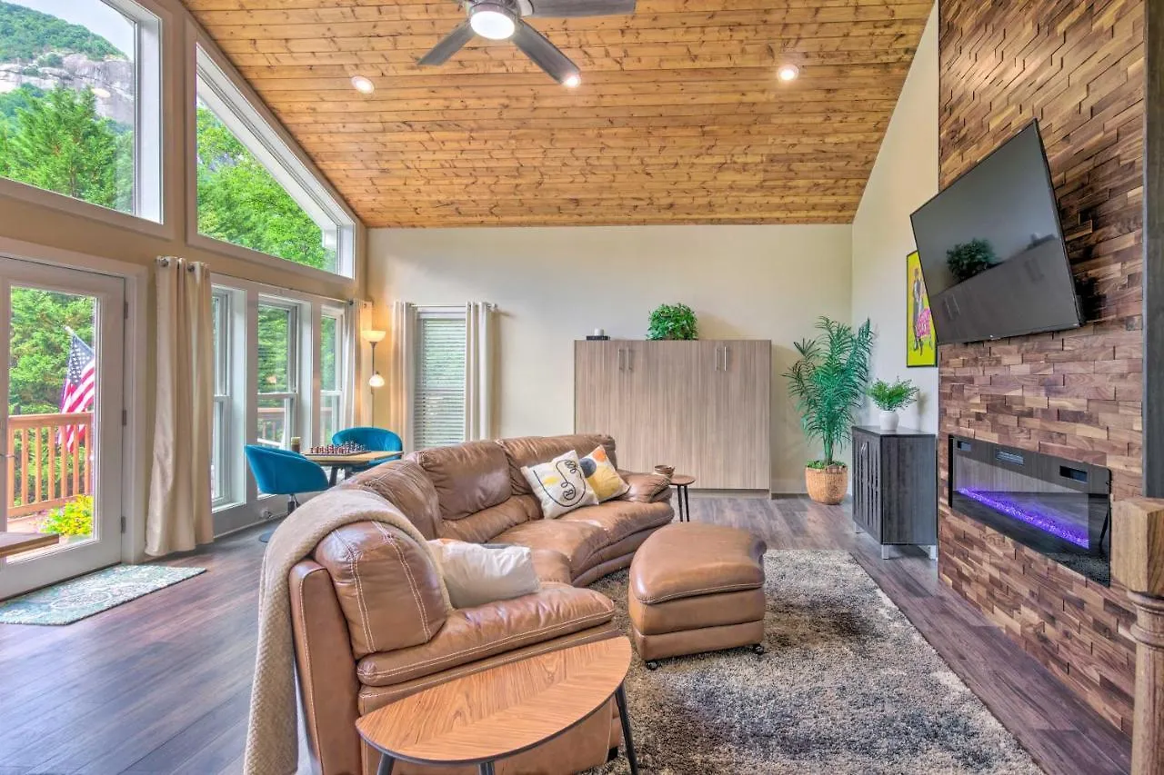 Unique Chimney Rock With Breathtaking Views *