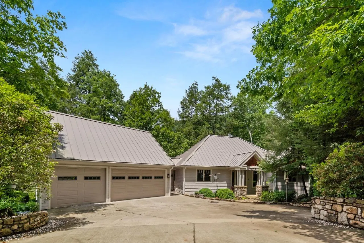 Holiday home Falling Waters At Rumbling Bald Lake Lure