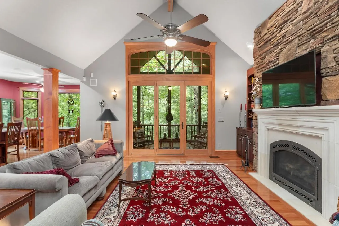 Holiday home Falling Waters At Rumbling Bald Lake Lure