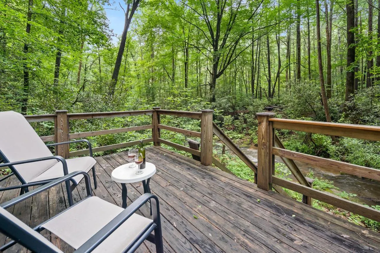 Falling Waters At Rumbling Bald Holiday home Lake Lure