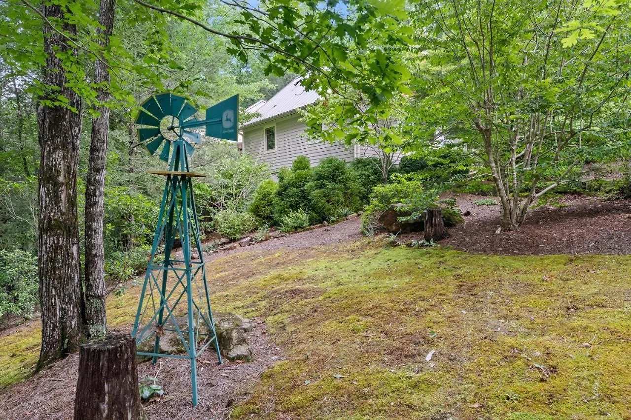 Holiday home Falling Waters At Rumbling Bald Lake Lure