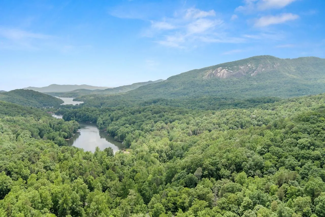 Holiday home Falling Waters At Rumbling Bald *