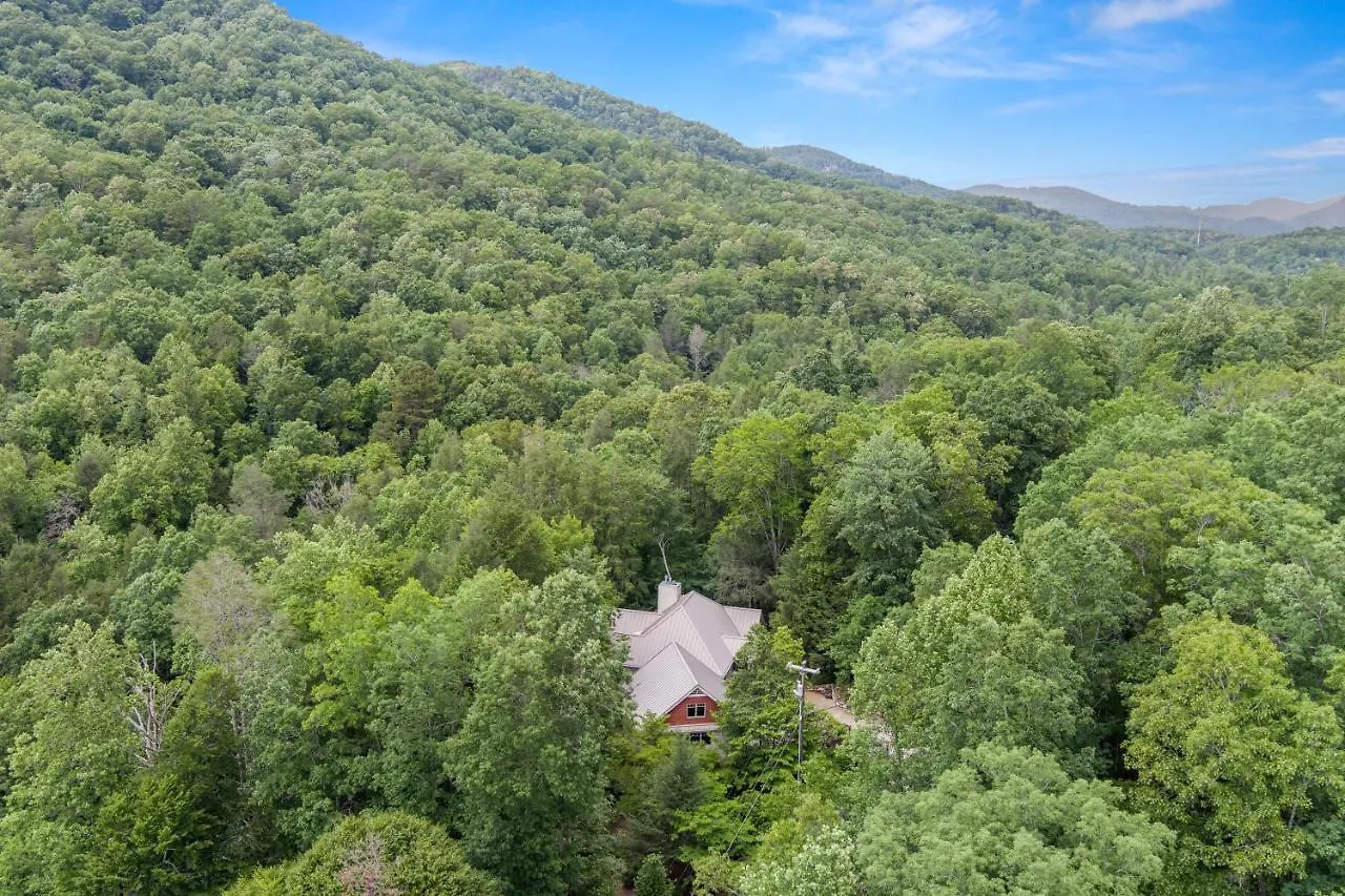 Holiday home Falling Waters At Rumbling Bald