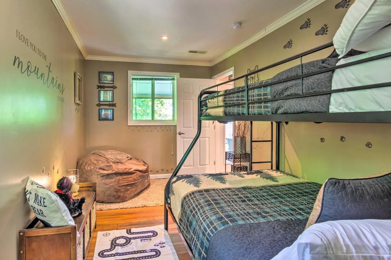 Holiday home Lure Retreat With Mountain Views And Perks Lake Lure
