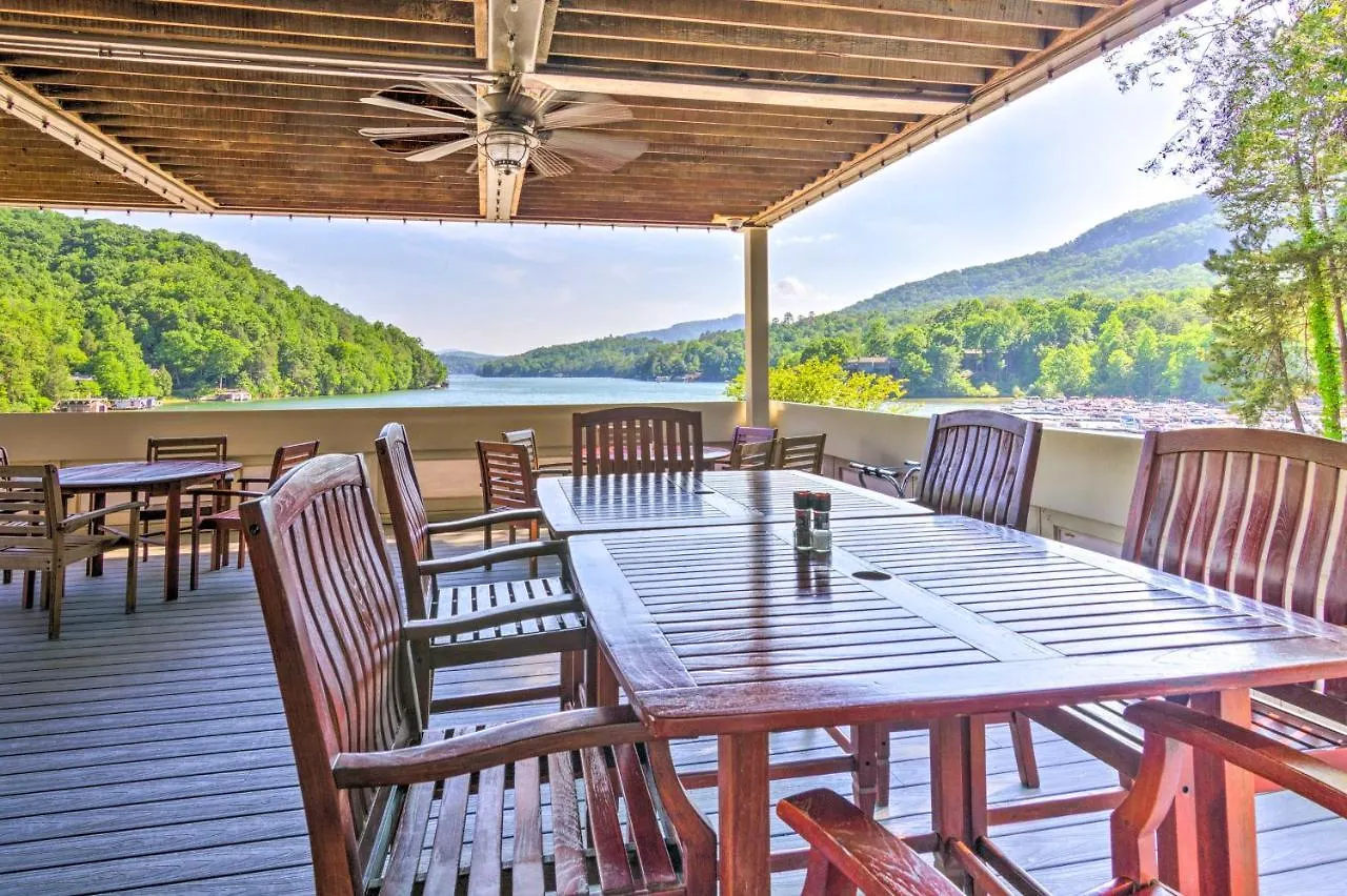 Holiday home Lure Retreat With Mountain Views And Perks *