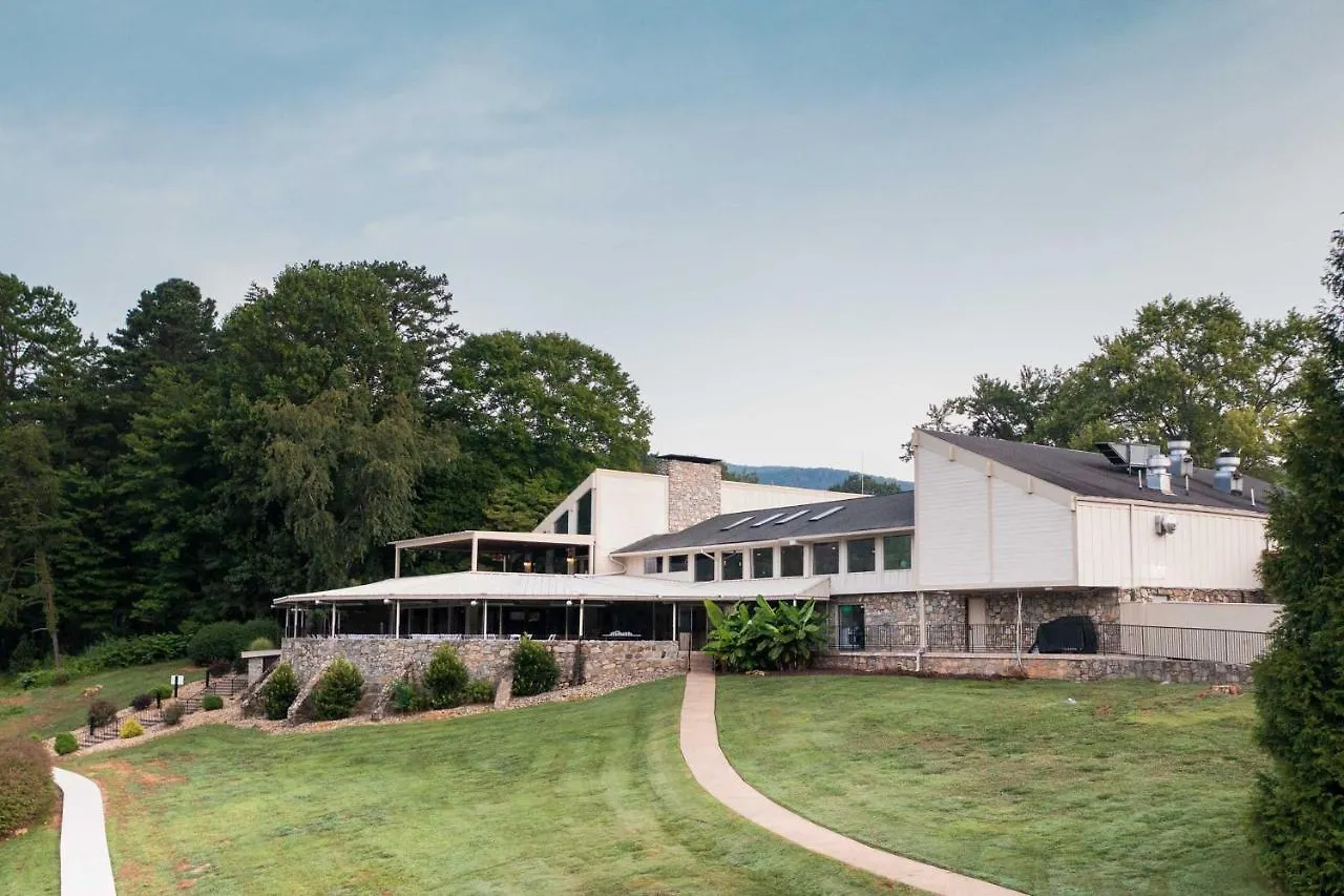 Lure With Pool And Access! *