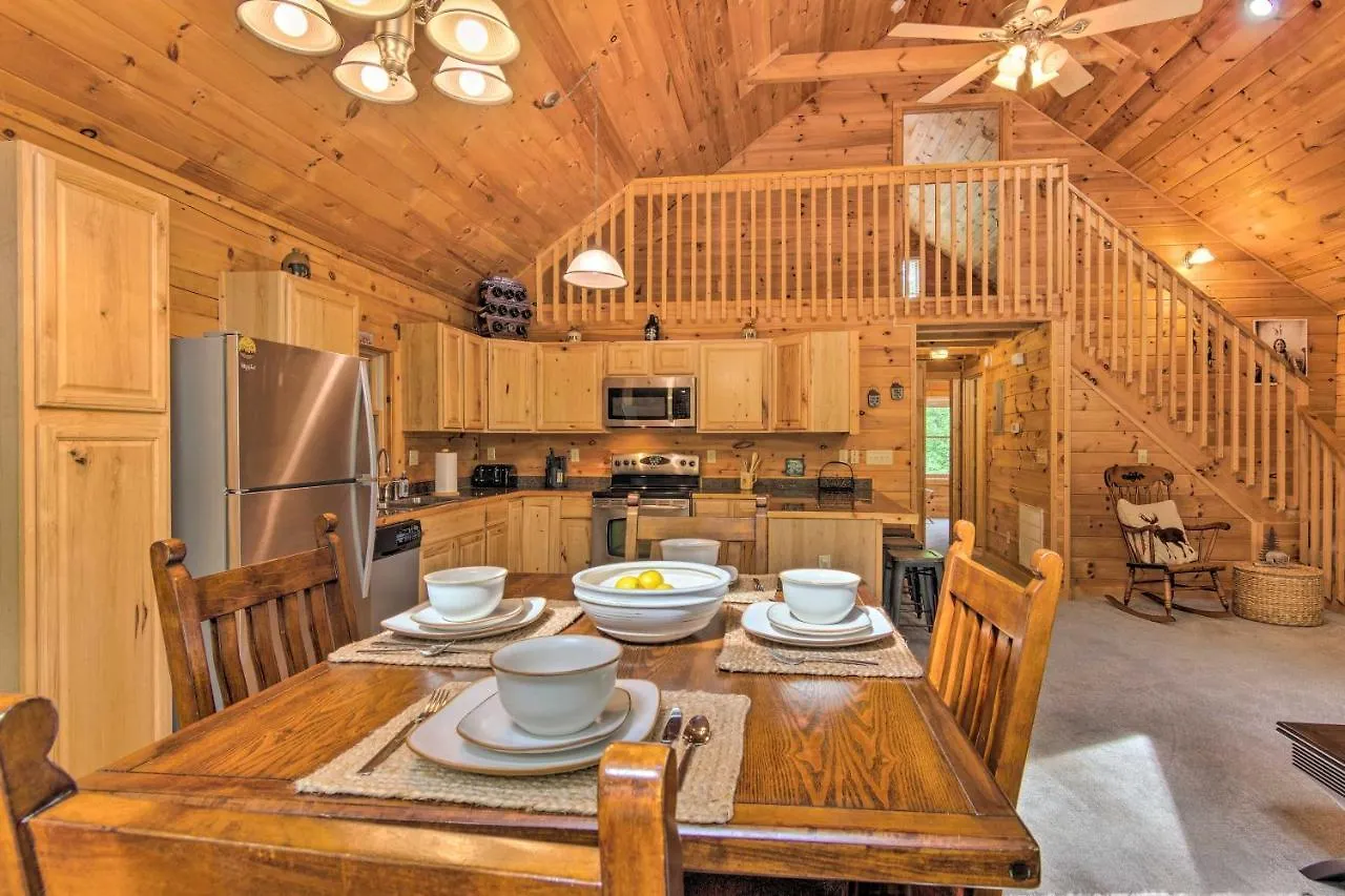 Moonshine Manor With Hot Tub, Near Lure Holiday home Lake Lure