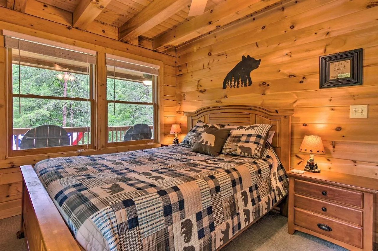 Holiday home Moonshine Manor With Hot Tub, Near Lure Lake Lure