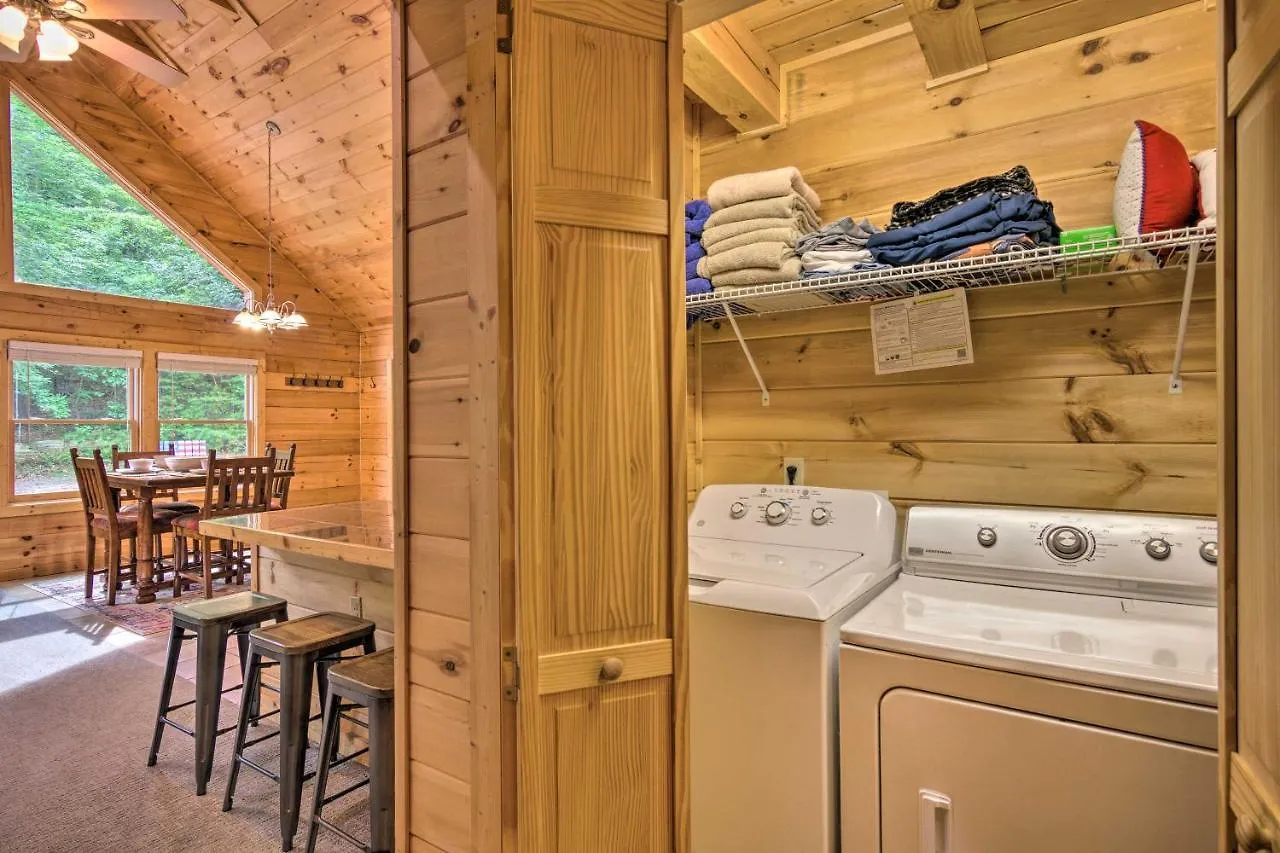 Holiday home Moonshine Manor With Hot Tub, Near Lure Lake Lure