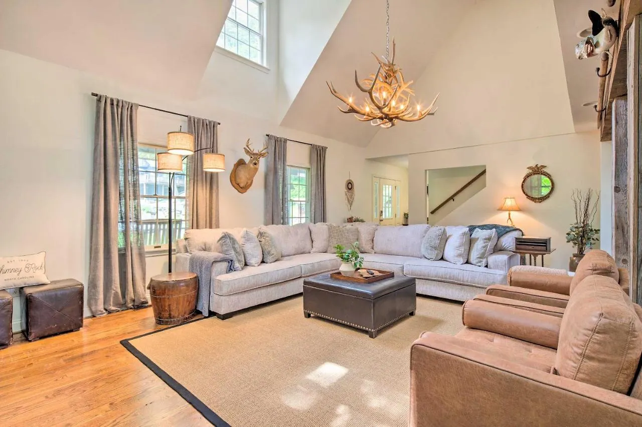Pet-friendly Lure Retreat With Deck And Gas Grill Holiday home