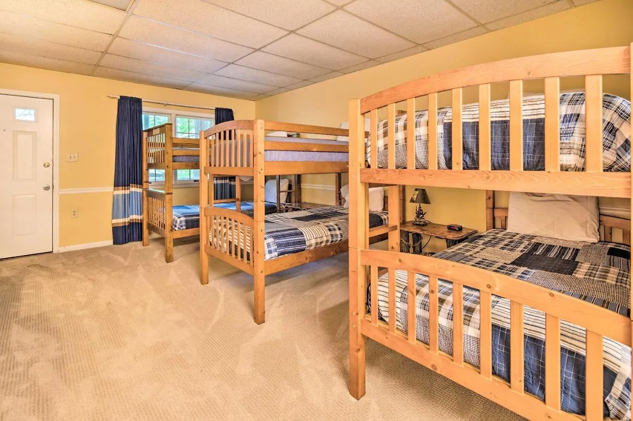 Holiday home Pet-friendly Lure Retreat With Deck And Gas Grill *