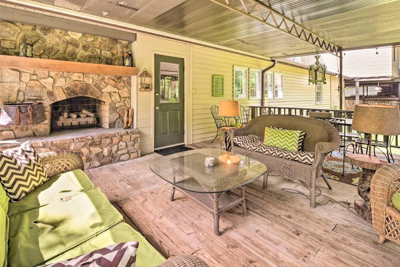 Holiday home Pet-friendly Lure Retreat With Deck And Gas Grill