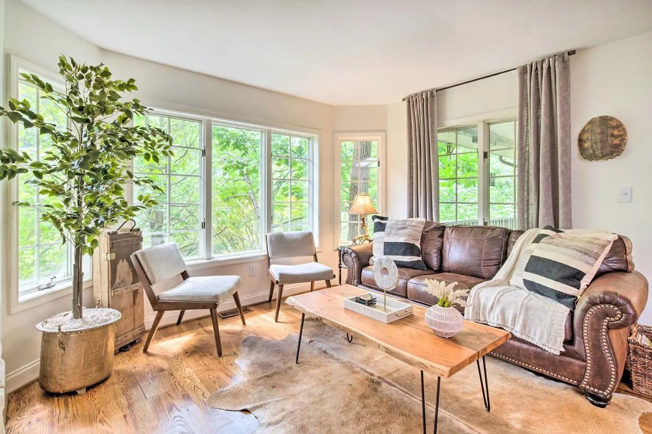 Pet-friendly Lure Retreat With Deck And Gas Grill Lake Lure