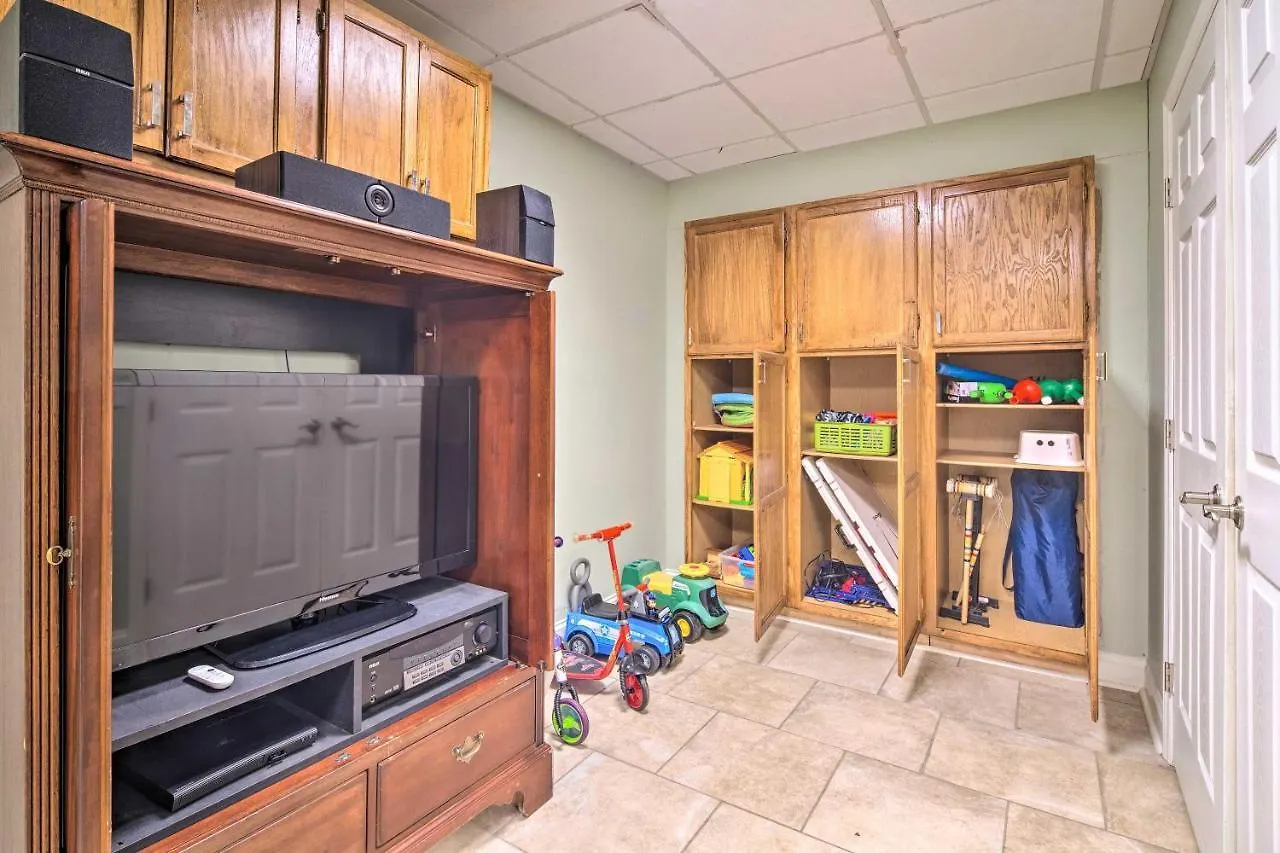 Pet-friendly Lure Retreat With Deck And Gas Grill Holiday home