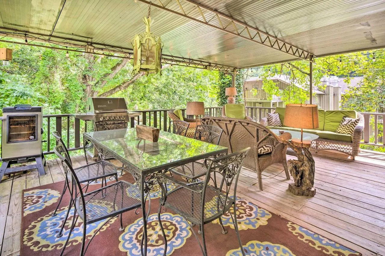 Pet-friendly Lure Retreat With Deck And Gas Grill Holiday home