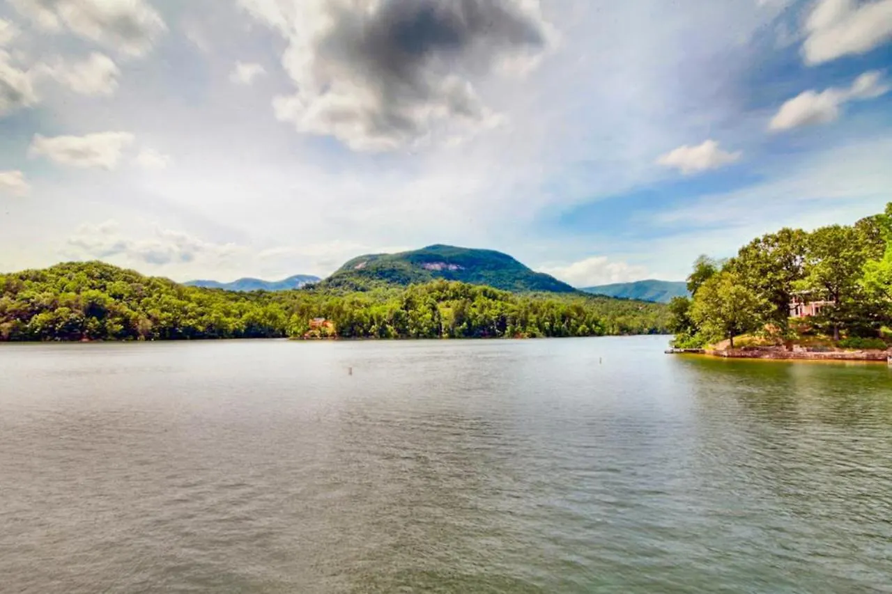 Creekside * Lake Lure