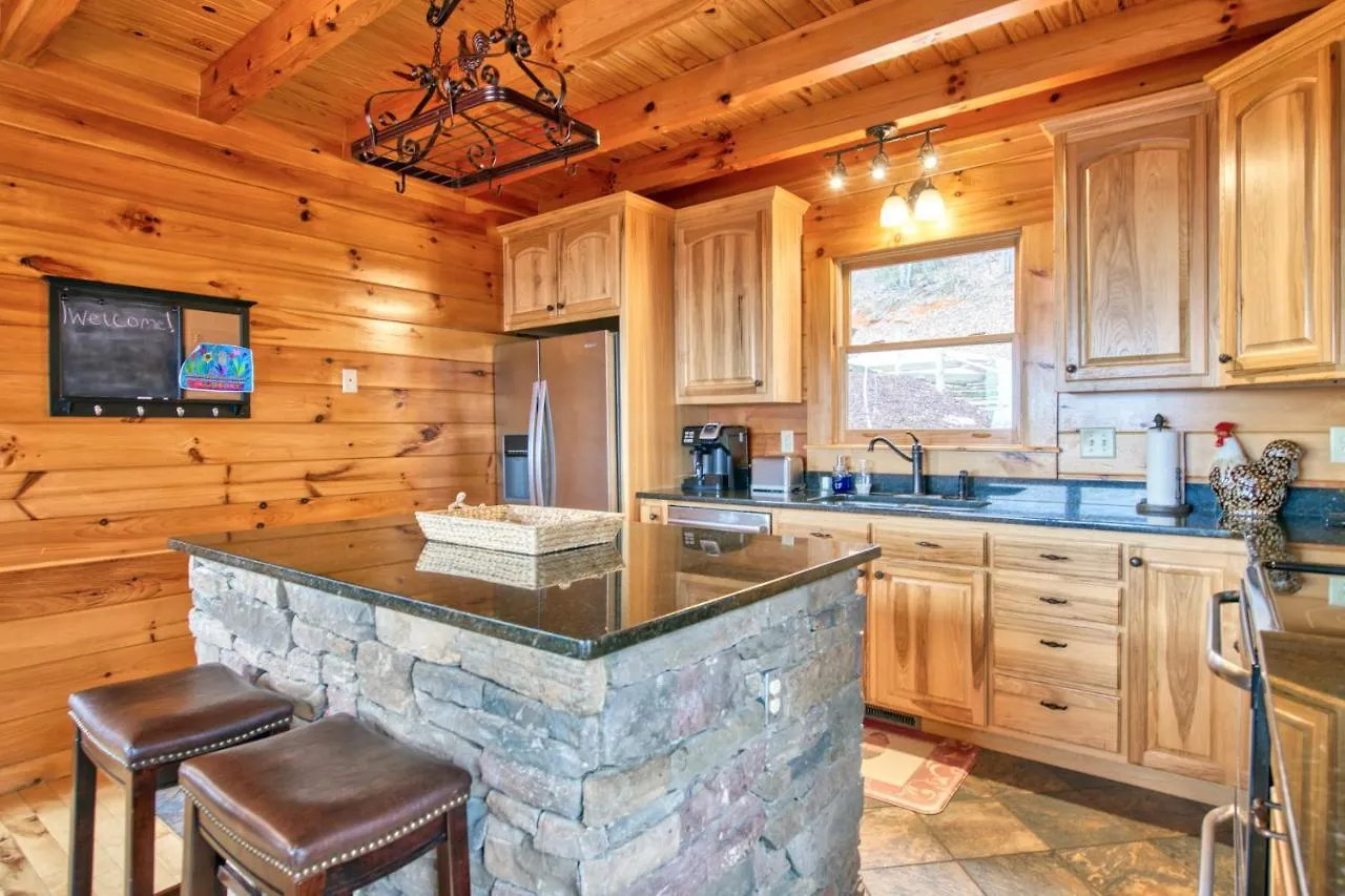 Hawk's View Log Holiday home Lake Lure