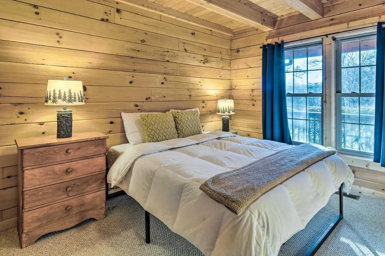 Quaint With Loft 10 Mi To Lure! Lake Lure